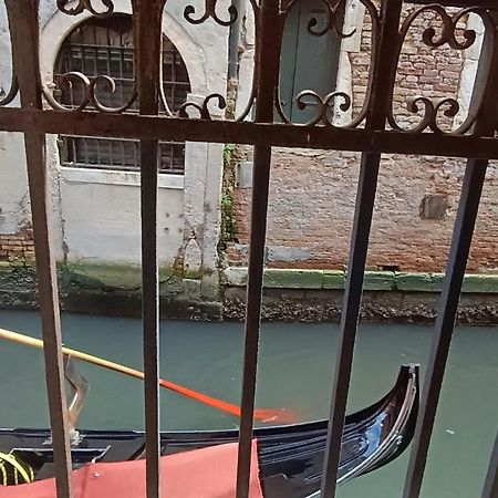 Ca Del Gambero Canal View เวนิส ภายนอก รูปภาพ